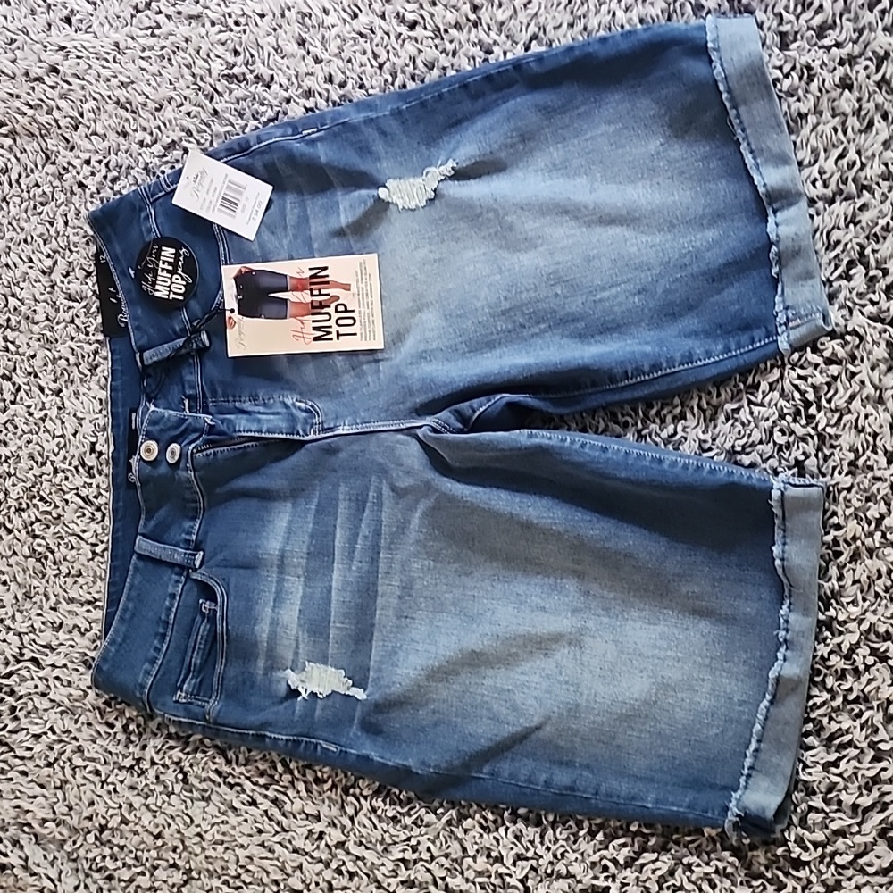 Royalty for me Women's High-Rise Bermuda